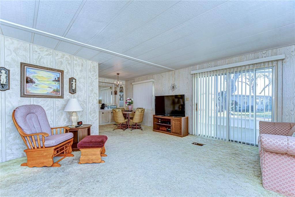 Active With Contract: $112,500 (2 beds, 2 baths, 1056 Square Feet)