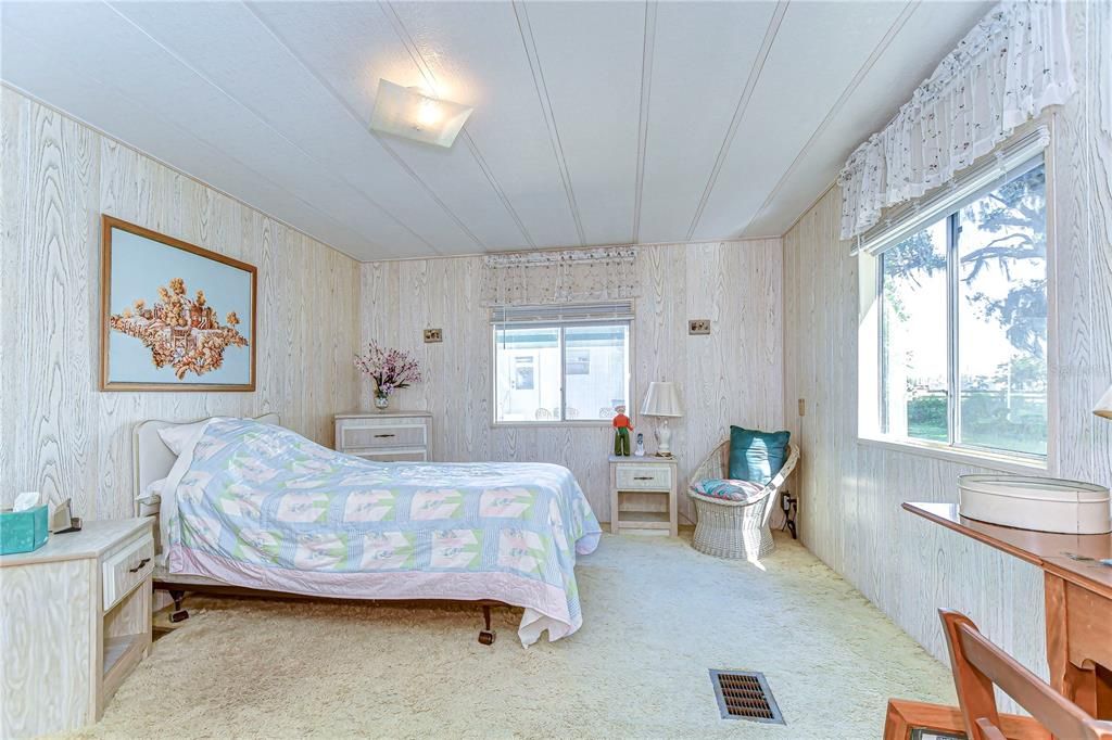 Active With Contract: $112,500 (2 beds, 2 baths, 1056 Square Feet)