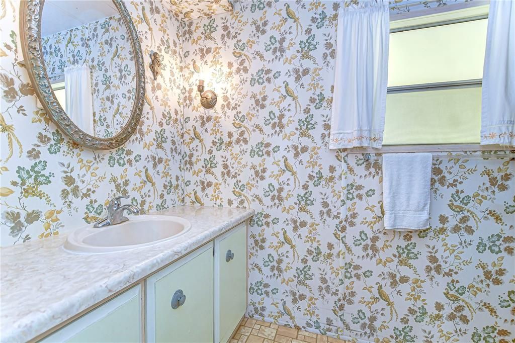 Active With Contract: $112,500 (2 beds, 2 baths, 1056 Square Feet)