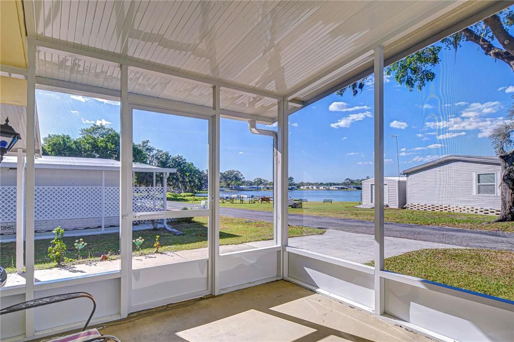 Active With Contract: $112,500 (2 beds, 2 baths, 1056 Square Feet)