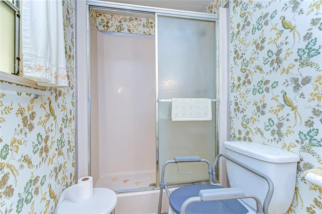 Active With Contract: $112,500 (2 beds, 2 baths, 1056 Square Feet)