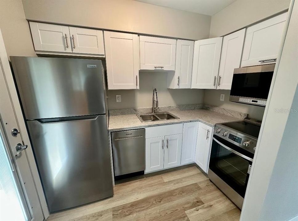 For Sale: $249,900 (1 beds, 1 baths, 508 Square Feet)