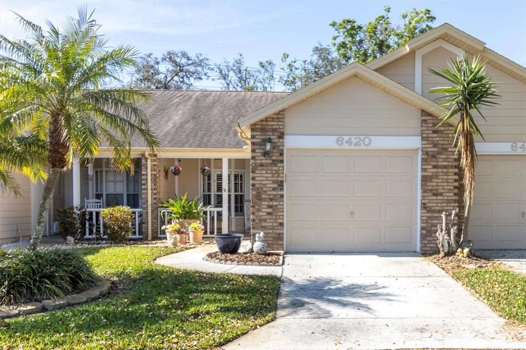 Recently Sold: $204,000 (2 beds, 2 baths, 964 Square Feet)