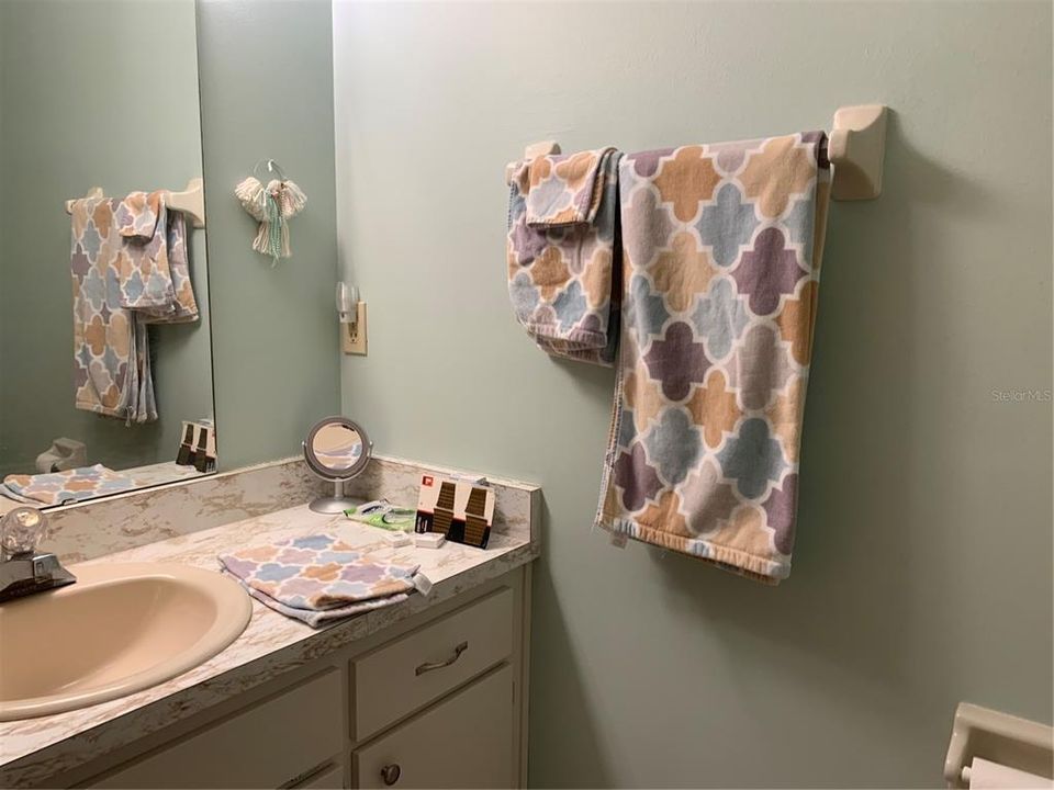 На продажу: $122,500 (2 спален, 2 ванн, 864 Квадратных фут)