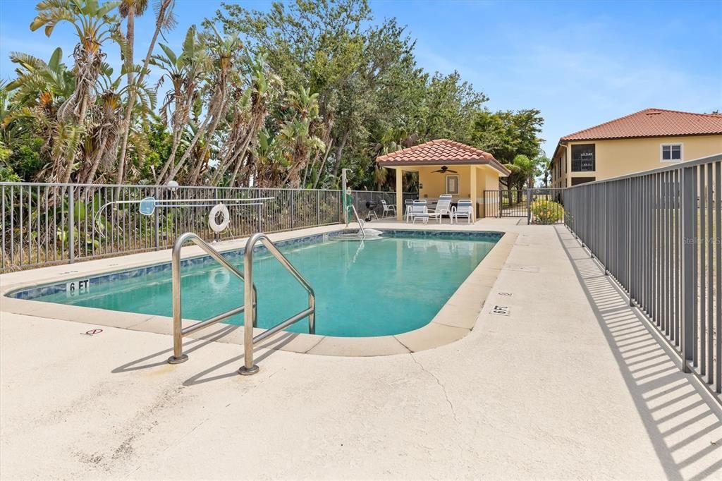 For Sale: $169,993 (2 beds, 2 baths, 1079 Square Feet)