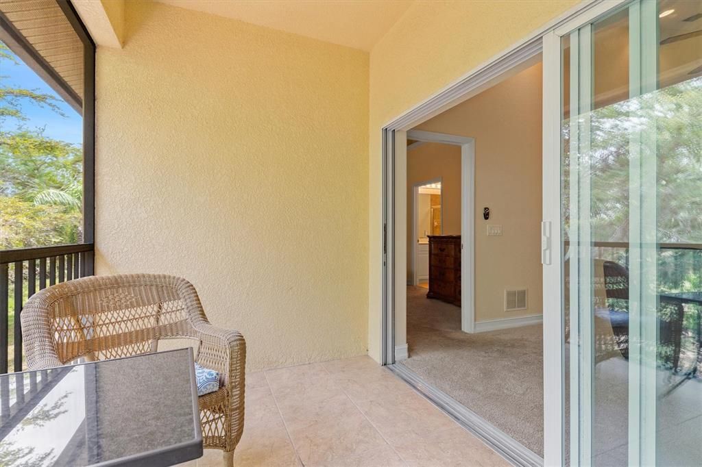 For Sale: $169,993 (2 beds, 2 baths, 1079 Square Feet)