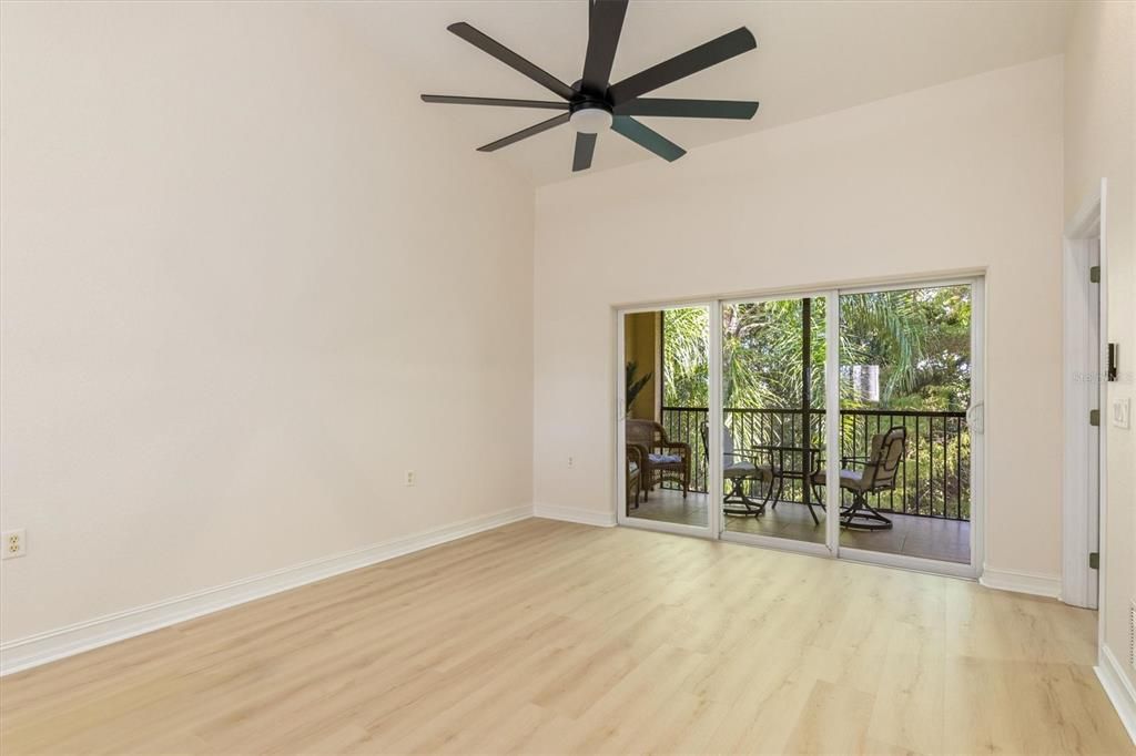 For Sale: $169,993 (2 beds, 2 baths, 1079 Square Feet)