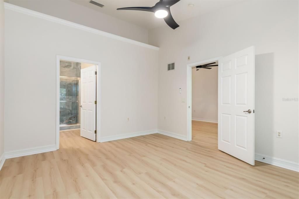 For Sale: $169,993 (2 beds, 2 baths, 1079 Square Feet)