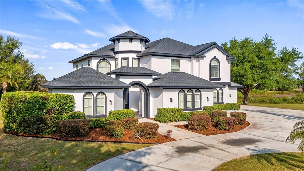 En Venta: $898,999 (4 camas, 4 baños, 3780 Pies cuadrados)