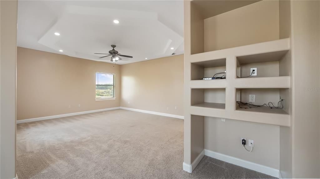 En Venta: $898,999 (4 camas, 4 baños, 3780 Pies cuadrados)