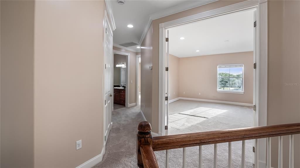 En Venta: $898,999 (4 camas, 4 baños, 3780 Pies cuadrados)