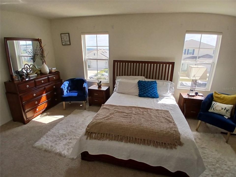 Active With Contract: $359,000 (4 beds, 2 baths, 2432 Square Feet)