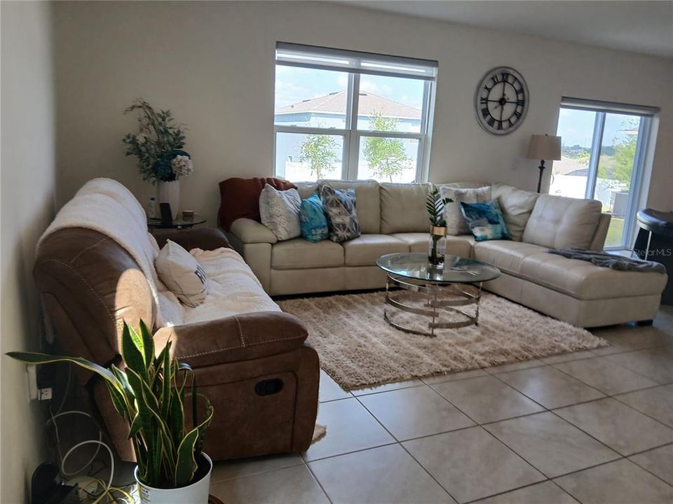 Active With Contract: $359,000 (4 beds, 2 baths, 2432 Square Feet)