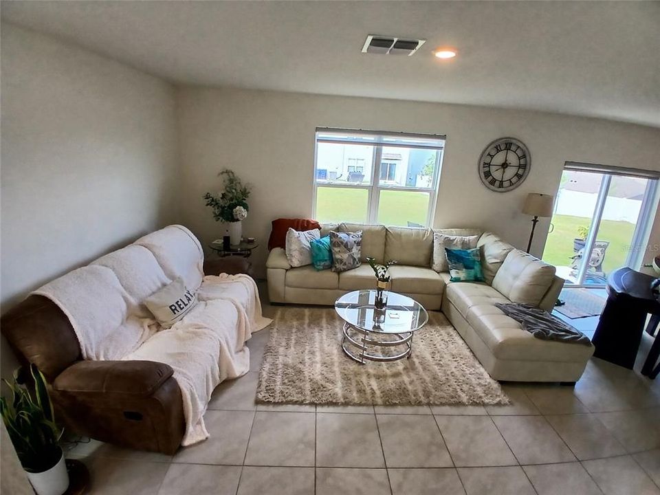 Active With Contract: $359,000 (4 beds, 2 baths, 2432 Square Feet)