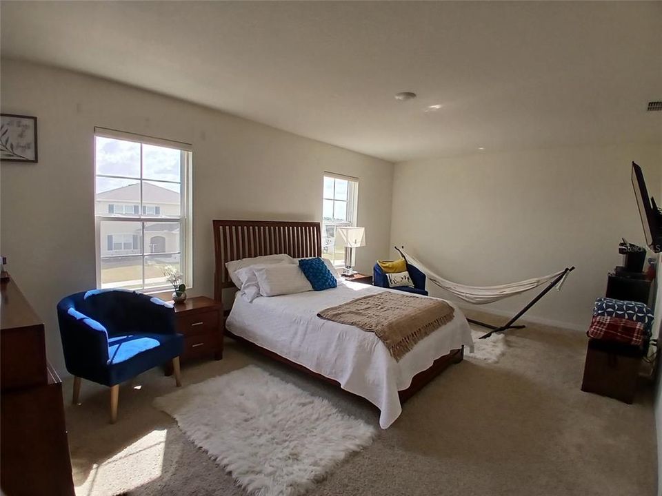 Active With Contract: $359,000 (4 beds, 2 baths, 2432 Square Feet)