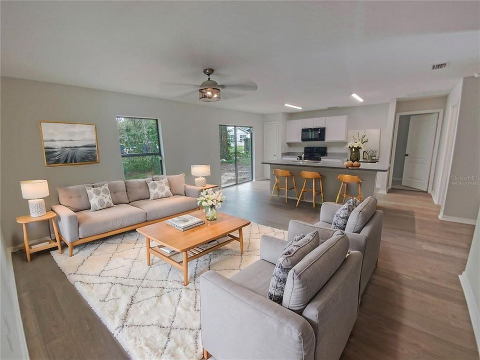 На продажу: $253,000 (4 спален, 2 ванн, 1358 Квадратных фут)