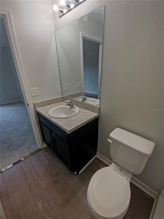 На продажу: $253,000 (4 спален, 2 ванн, 1358 Квадратных фут)