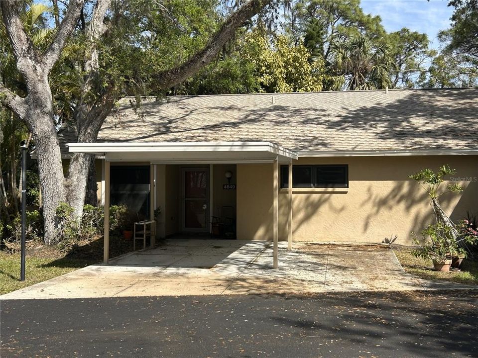 Recently Sold: $179,900 (2 beds, 2 baths, 1074 Square Feet)