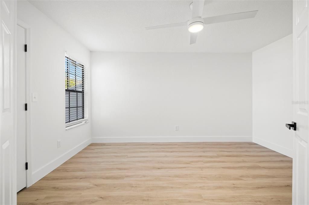 For Sale: $399,900 (3 beds, 2 baths, 1590 Square Feet)