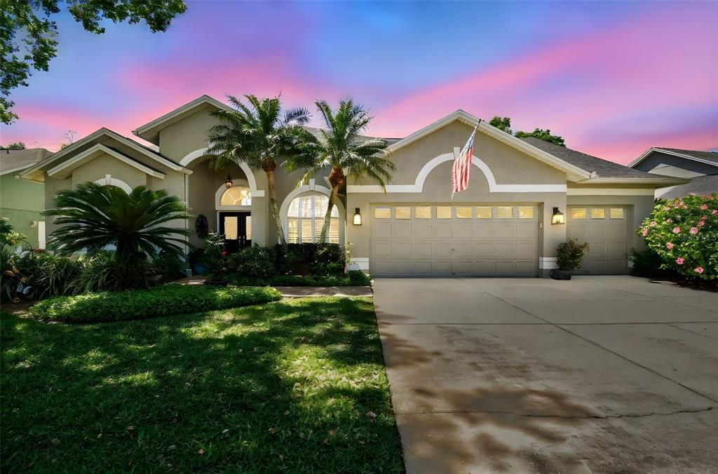 最近售出: $749,900 (4 贝兹, 3 浴室, 2720 平方英尺)