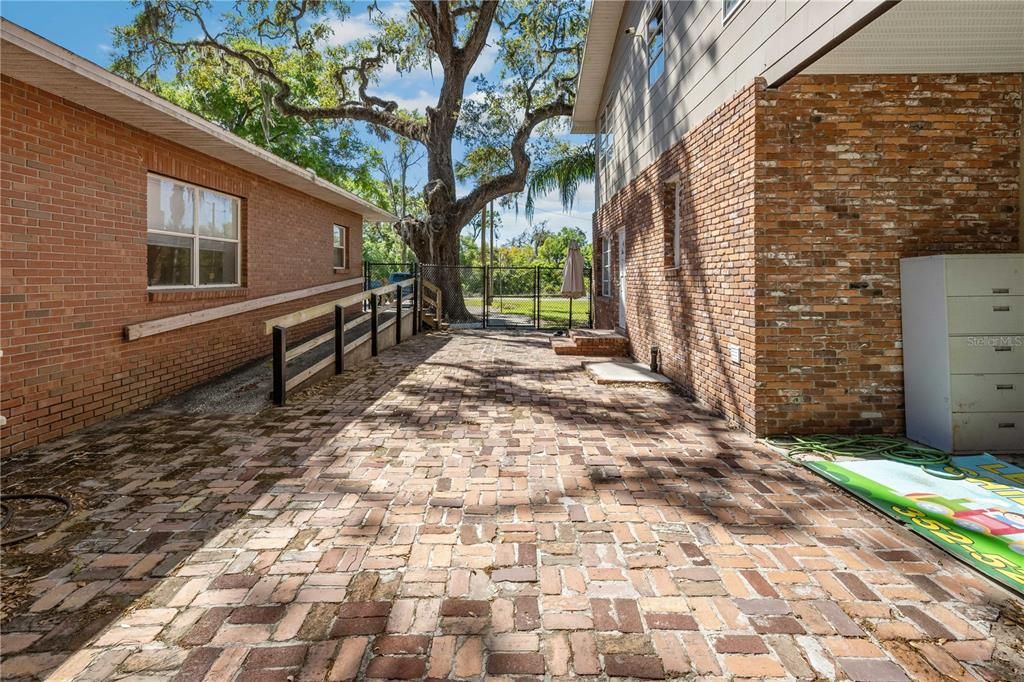 Active With Contract: $695,000 (0 beds, 0 baths, 5917 Square Feet)