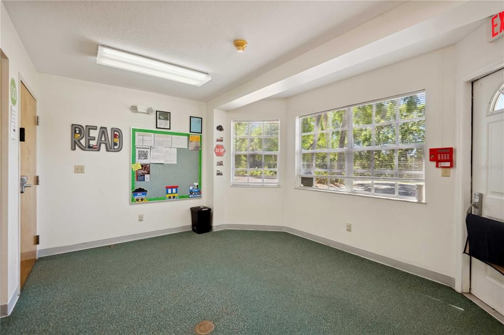 Active With Contract: $695,000 (0 beds, 0 baths, 5917 Square Feet)