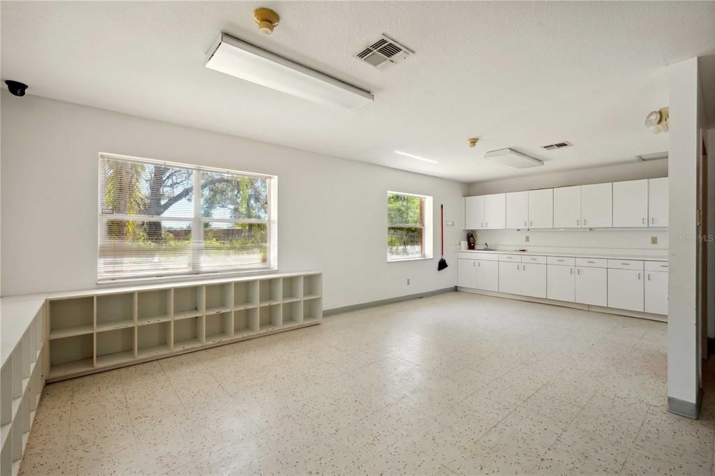 Active With Contract: $695,000 (0 beds, 0 baths, 5917 Square Feet)