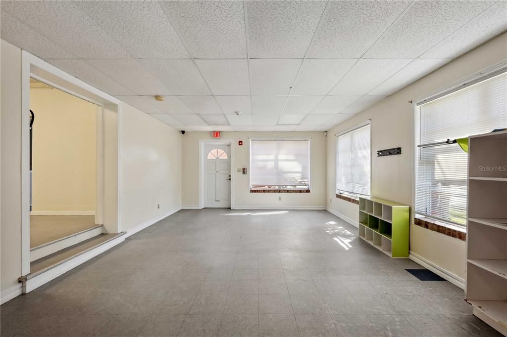 Active With Contract: $695,000 (0 beds, 0 baths, 5917 Square Feet)