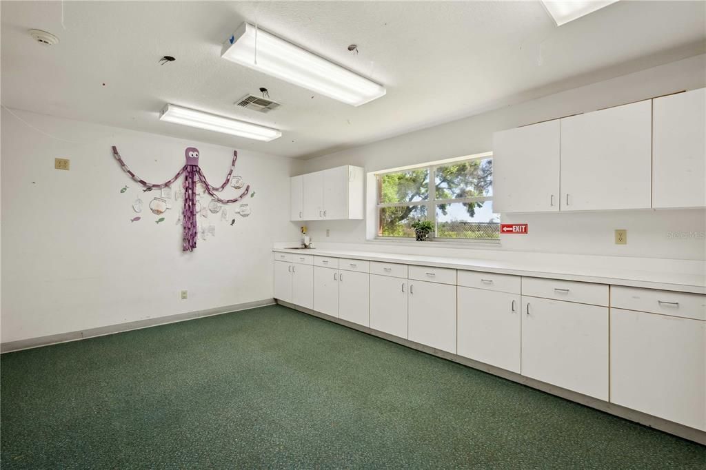 Active With Contract: $695,000 (0 beds, 0 baths, 5917 Square Feet)