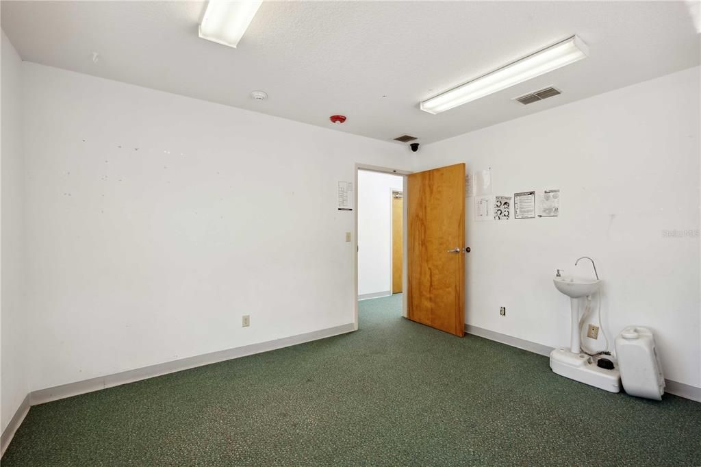 Active With Contract: $695,000 (0 beds, 0 baths, 5917 Square Feet)