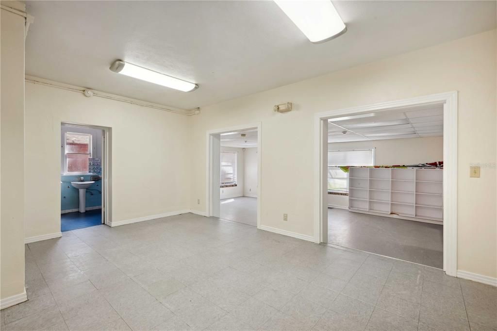 Active With Contract: $695,000 (0 beds, 0 baths, 5917 Square Feet)