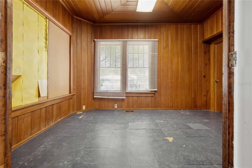 Active With Contract: $695,000 (0 beds, 0 baths, 5917 Square Feet)