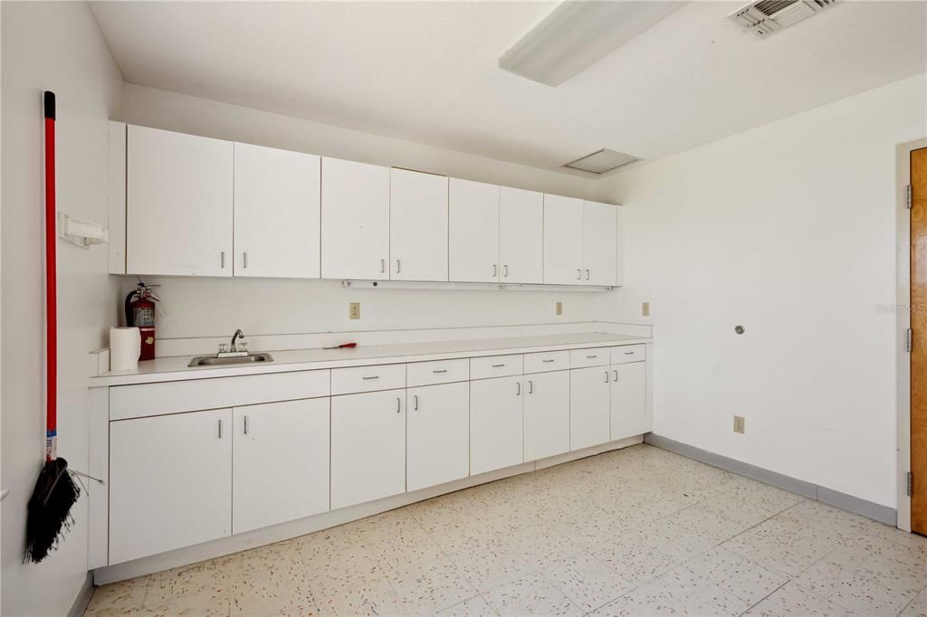 Active With Contract: $695,000 (0 beds, 0 baths, 5917 Square Feet)