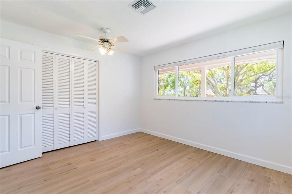 На продажу: $599,000 (2 спален, 2 ванн, 1465 Квадратных фут)