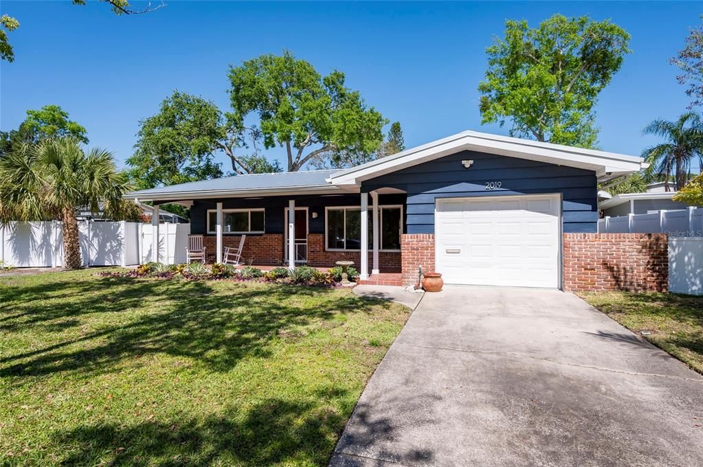 На продажу: $599,000 (2 спален, 2 ванн, 1465 Квадратных фут)