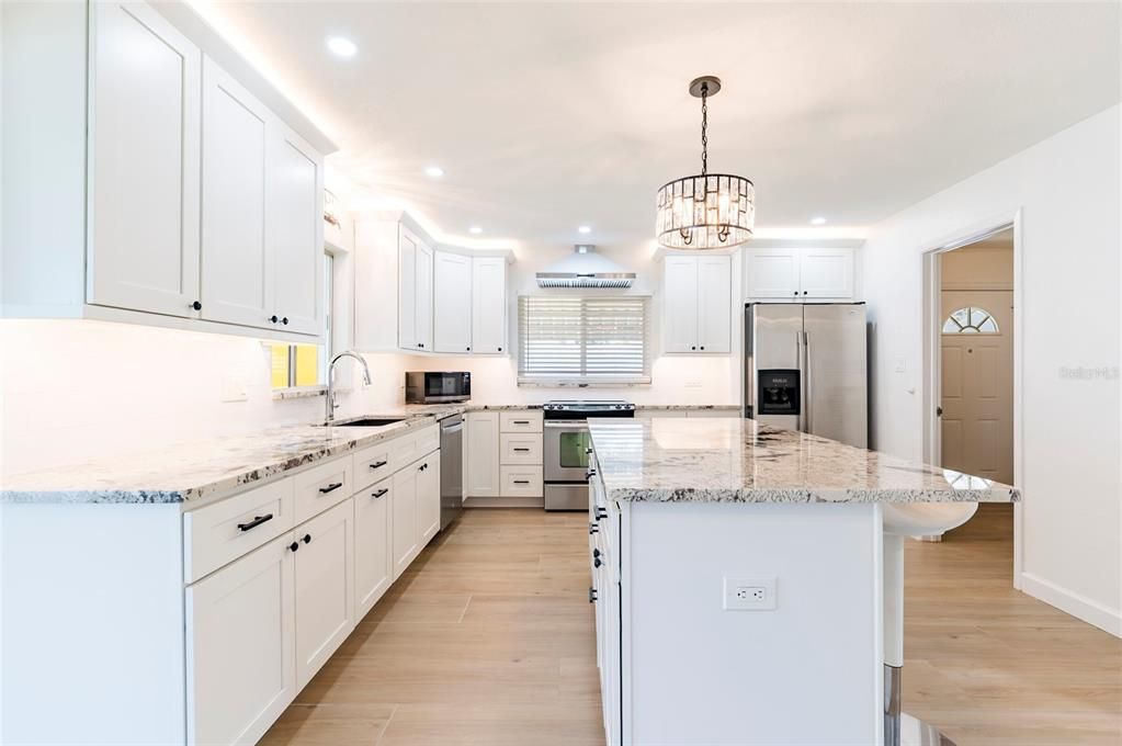 На продажу: $599,000 (2 спален, 2 ванн, 1465 Квадратных фут)