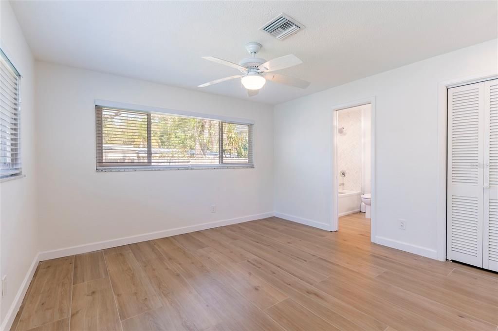 На продажу: $599,000 (2 спален, 2 ванн, 1465 Квадратных фут)