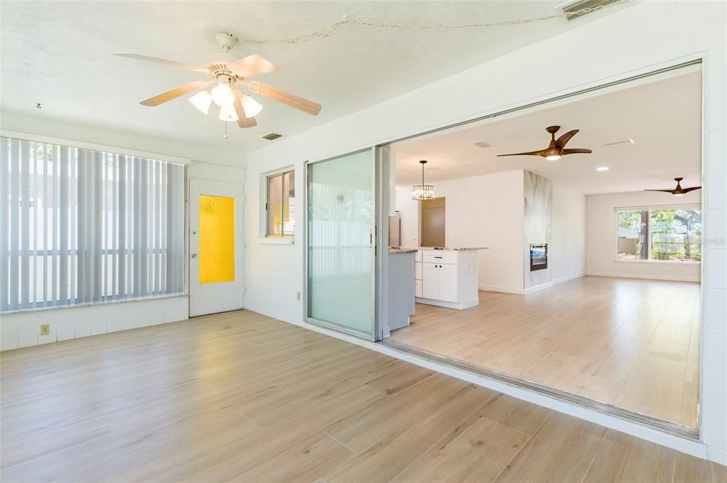 На продажу: $599,000 (2 спален, 2 ванн, 1465 Квадратных фут)