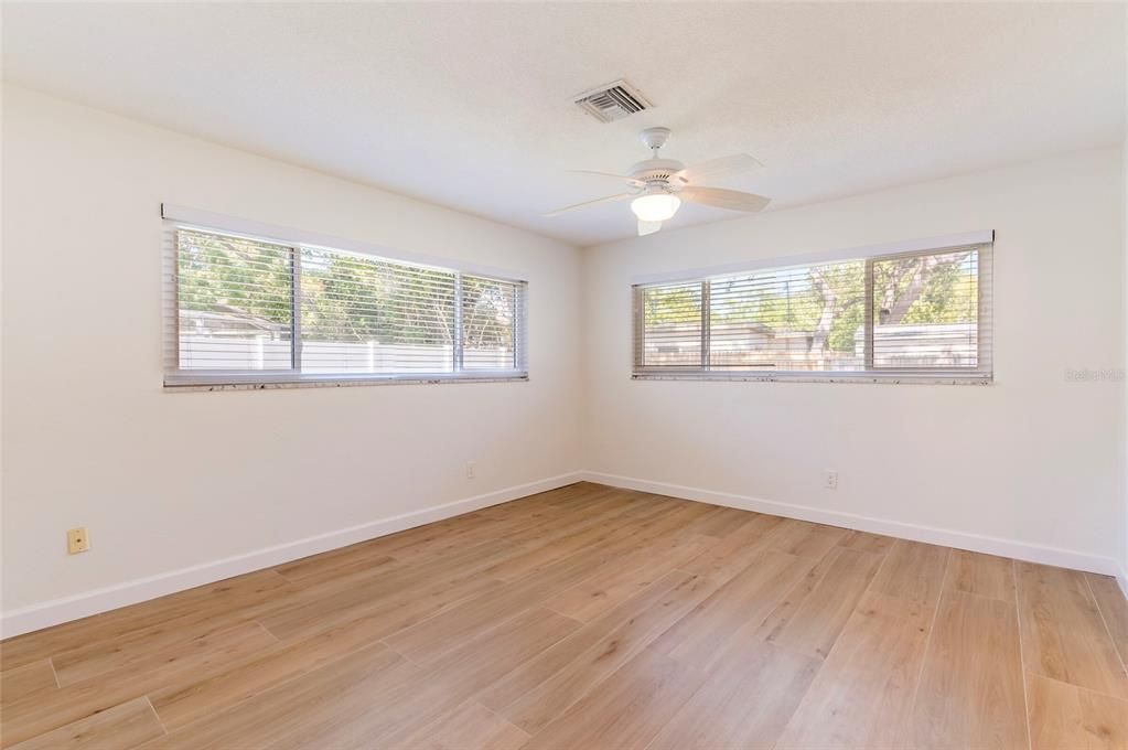 На продажу: $599,000 (2 спален, 2 ванн, 1465 Квадратных фут)