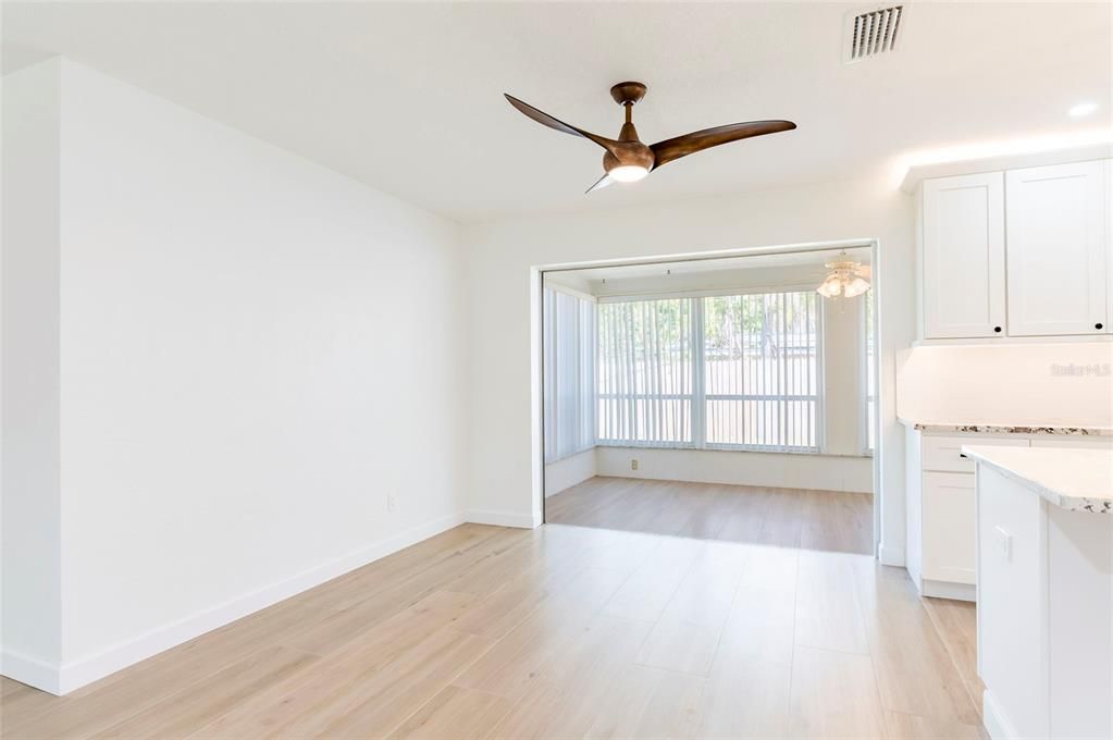 На продажу: $599,000 (2 спален, 2 ванн, 1465 Квадратных фут)