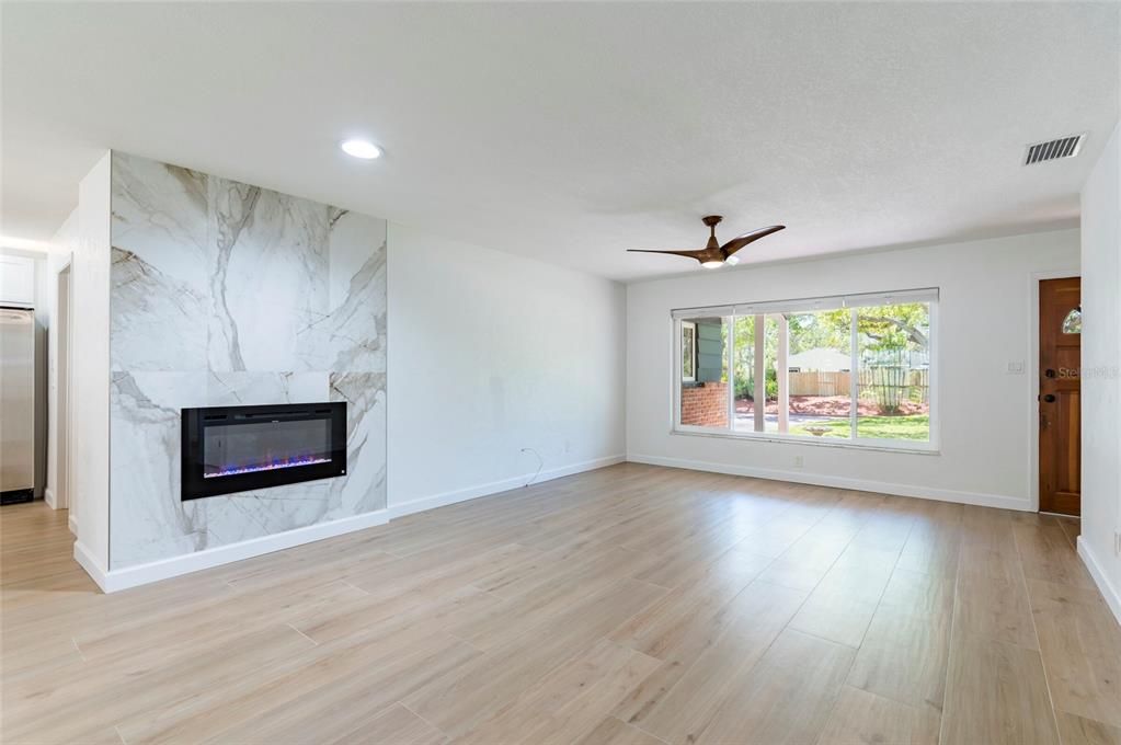 На продажу: $599,000 (2 спален, 2 ванн, 1465 Квадратных фут)