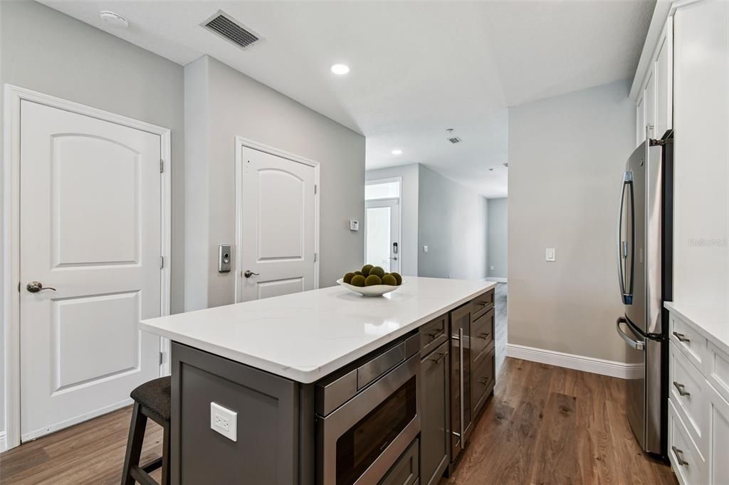 待售: $1,165,000 (3 贝兹, 2 浴室, 2260 平方英尺)