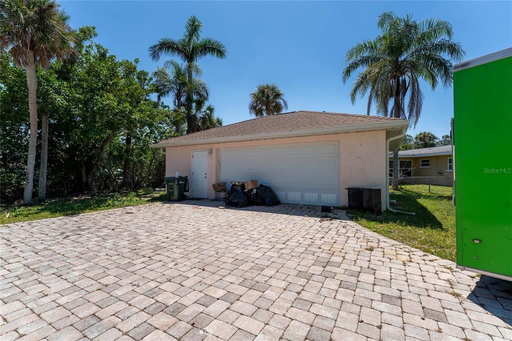 合同活跃: $274,000 (3 贝兹, 2 浴室, 1713 平方英尺)