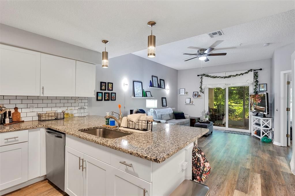 For Sale: $290,000 (2 beds, 2 baths, 1230 Square Feet)