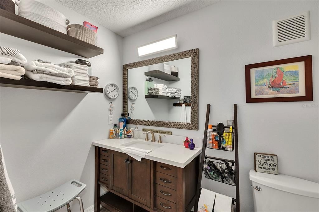 For Sale: $290,000 (2 beds, 2 baths, 1230 Square Feet)