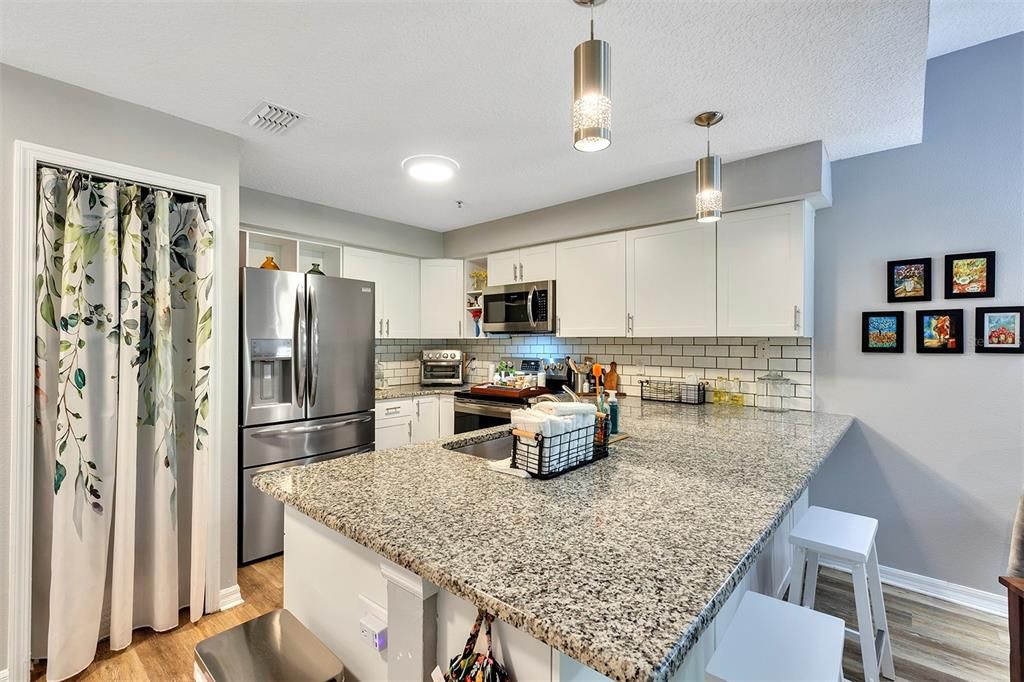 For Sale: $290,000 (2 beds, 2 baths, 1230 Square Feet)