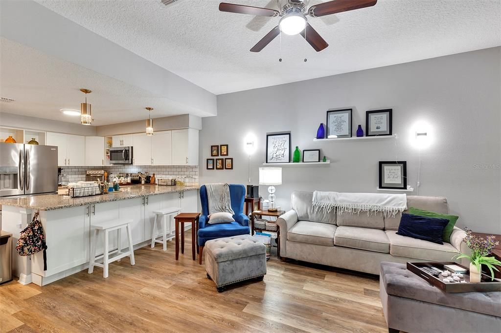 For Sale: $290,000 (2 beds, 2 baths, 1230 Square Feet)