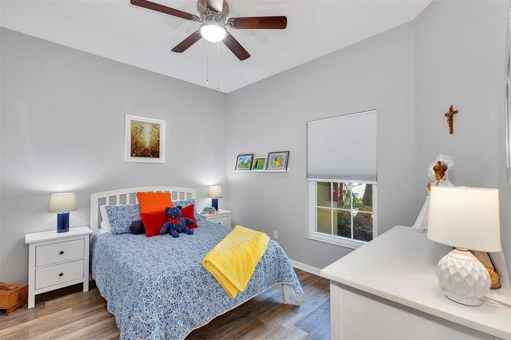 For Sale: $290,000 (2 beds, 2 baths, 1230 Square Feet)