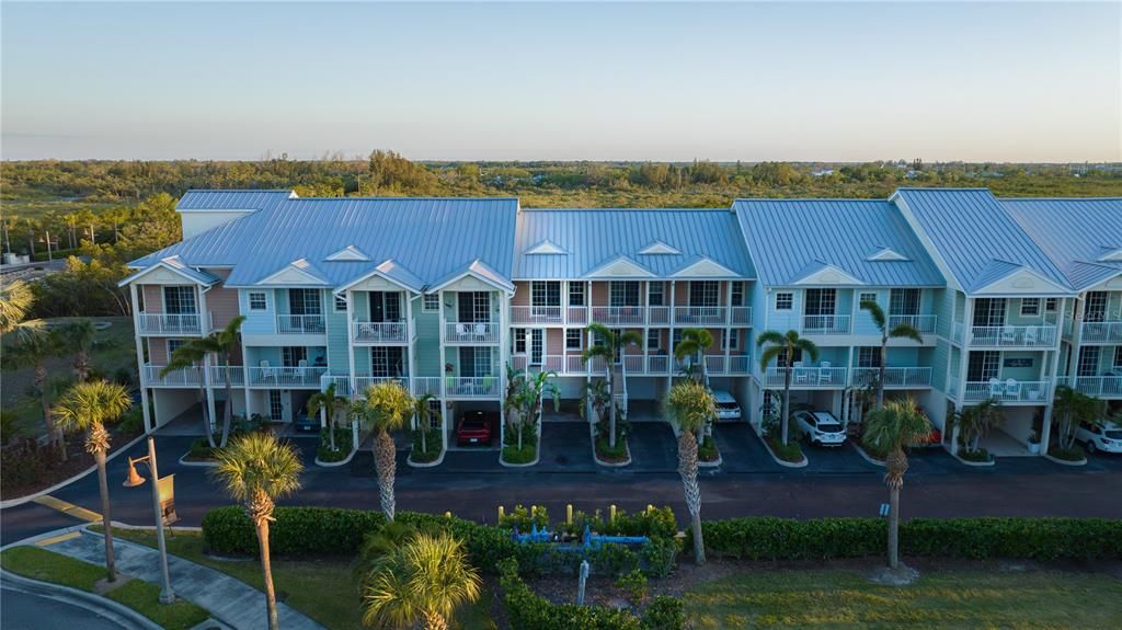 На продажу: $299,000 (2 спален, 1 ванн, 1184 Квадратных фут)