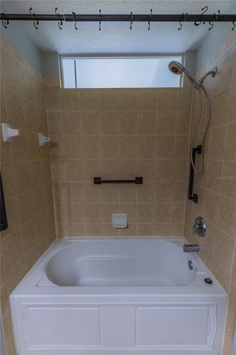 На продажу: $299,000 (2 спален, 1 ванн, 1184 Квадратных фут)